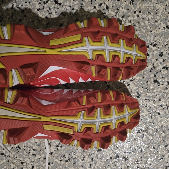 Nike Kids Red White Football Cleats 6y - Picture 2 of 3